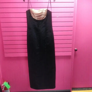 Delaru Dress Black and Gold